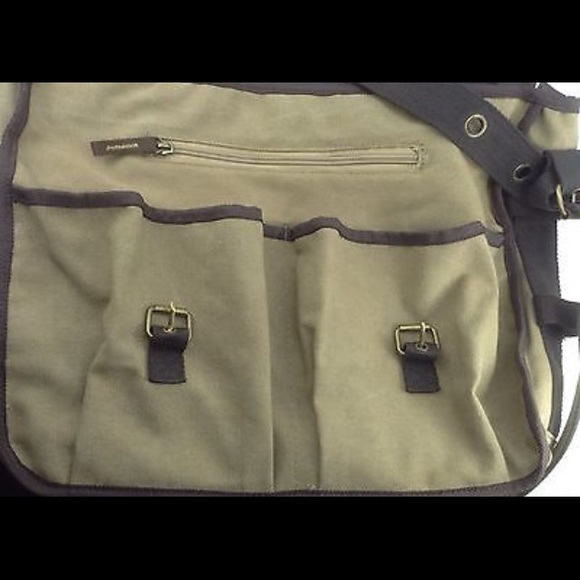 Timberland Amherst Messenger Bag - Picture 4 of 5